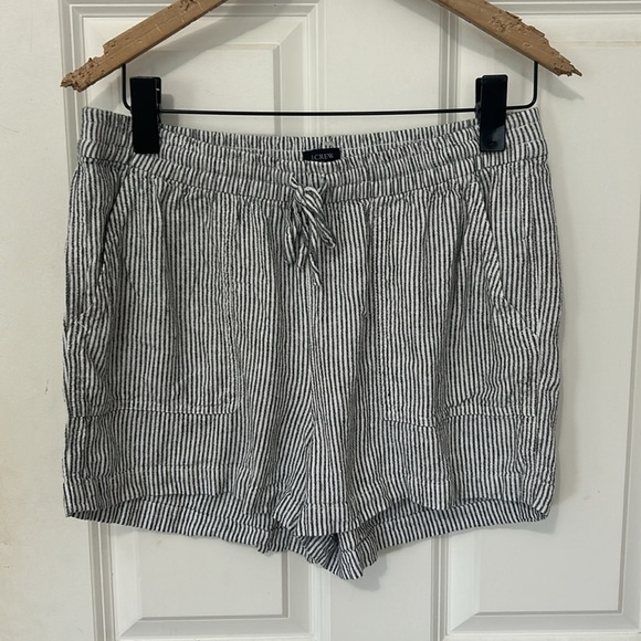 J. Crew Black and White Striped elastic High Waist Shorts size small - Picture 2 of 6